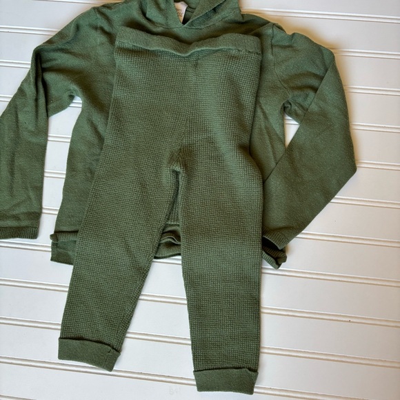 Toddler Sweatsuit - Picture 3 of 4